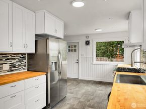 3810 NE 155th Street, Lake Forest Park WA 98155