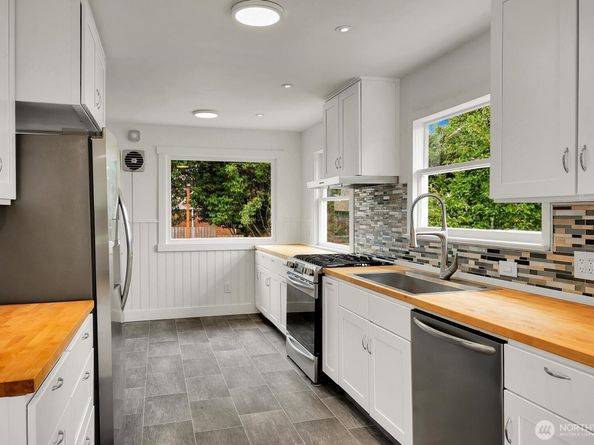 3810 NE 155th Street, Lake Forest Park WA 98155