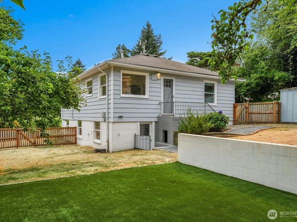 3810 NE 155th Street, Lake Forest Park WA 98155