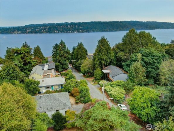 3810 NE 155th Street, Lake Forest Park WA 98155