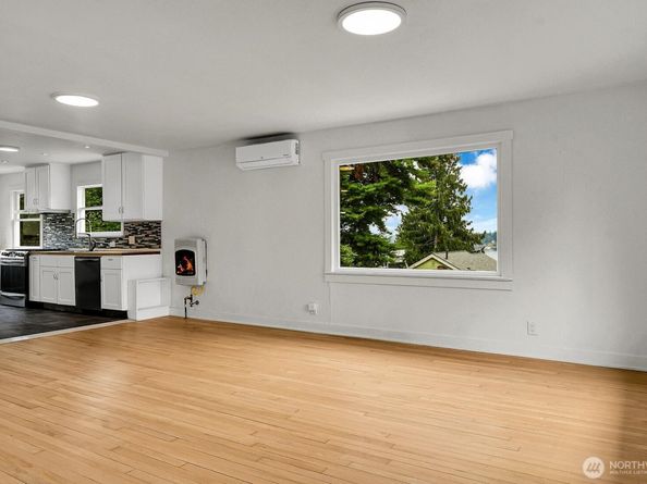 3810 NE 155th Street, Lake Forest Park WA 98155
