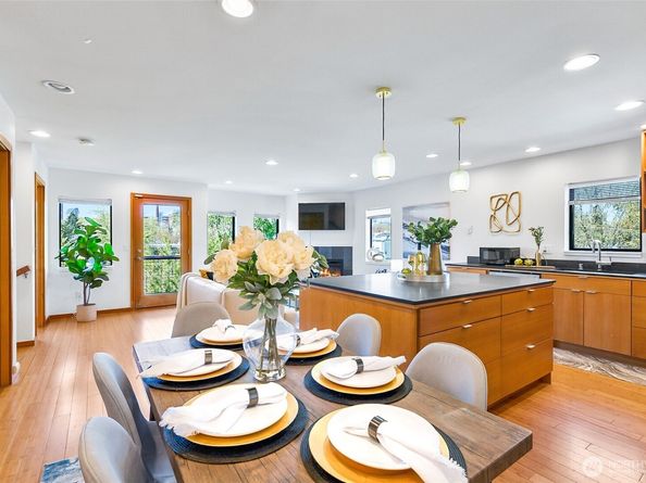 421 23rd Avenue B, Seattle WA 98122
