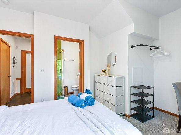 421 23rd Avenue B, Seattle WA 98122
