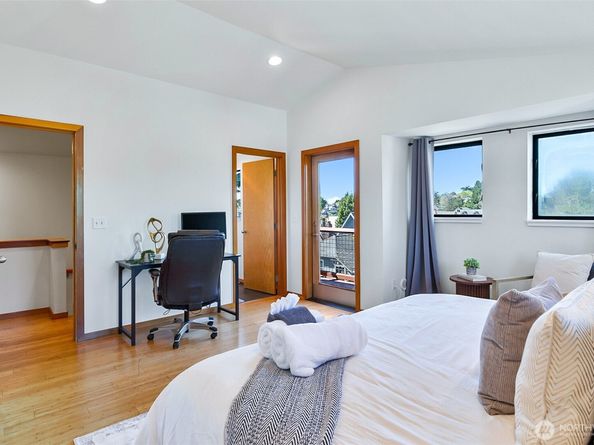 421 23rd Avenue B, Seattle WA 98122