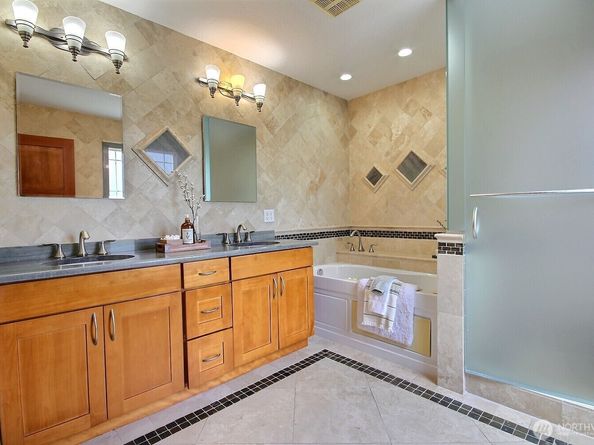 177 Glennwood Avenue SE, Renton WA 98056