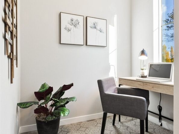 216 NE Shadowhawk Lane, Bremerton WA 98311