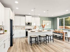 216 NE Shadowhawk Lane, Bremerton WA 98311