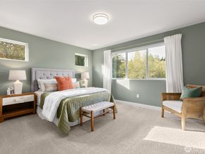 216 NE Shadowhawk Lane, Bremerton WA 98311
