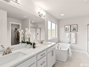 216 NE Shadowhawk Lane, Bremerton WA 98311