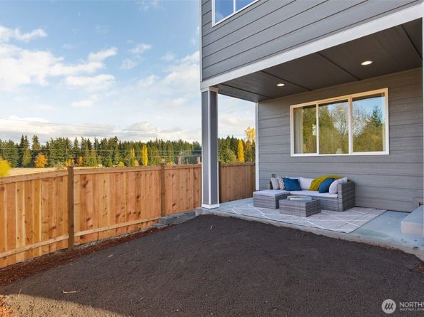 154 NE Shadowhawk Lane, Bremerton WA 98311