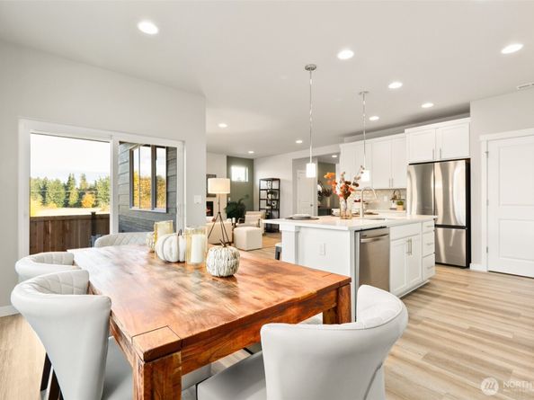 154 NE Shadowhawk Lane, Bremerton WA 98311