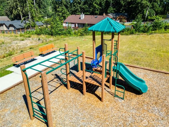 154 NE Shadowhawk Lane, Bremerton WA 98311