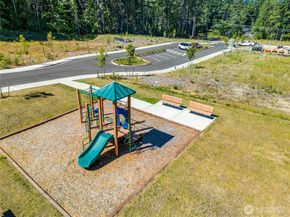 154 NE Shadowhawk Lane, Bremerton WA 98311