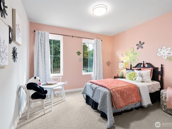 154 NE Shadowhawk Lane, Bremerton WA 98311