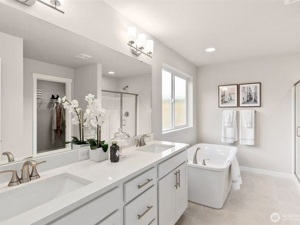 154 NE Shadowhawk Lane, Bremerton WA 98311
