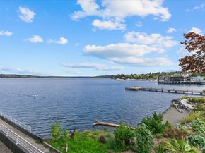 733 Lake Street S 202, Kirkland WA 98033