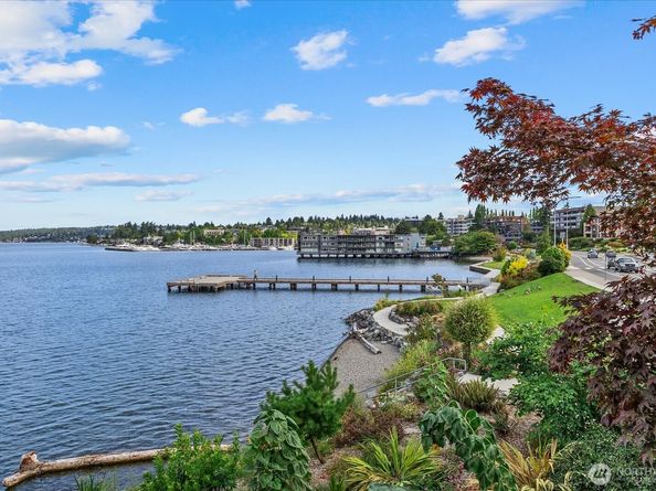 733 Lake Street S 202, Kirkland WA 98033