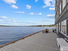 733 Lake Street S 202, Kirkland WA 98033