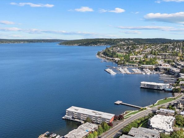 733 Lake Street S 202, Kirkland WA 98033