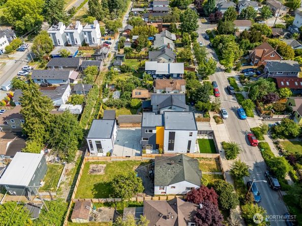 5427 25th Avenue SW, Seattle WA 98106