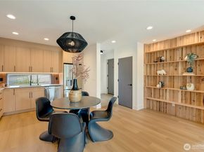 5427 25th Avenue SW, Seattle WA 98106