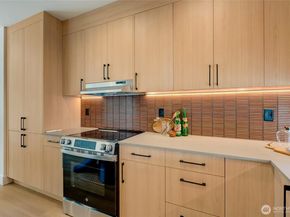 5427 25th Avenue SW, Seattle WA 98106