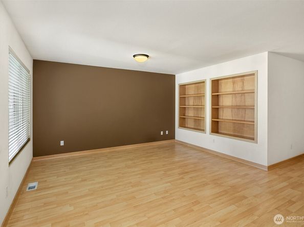 34306 SE Carmichael Street, Snoqualmie WA 98065