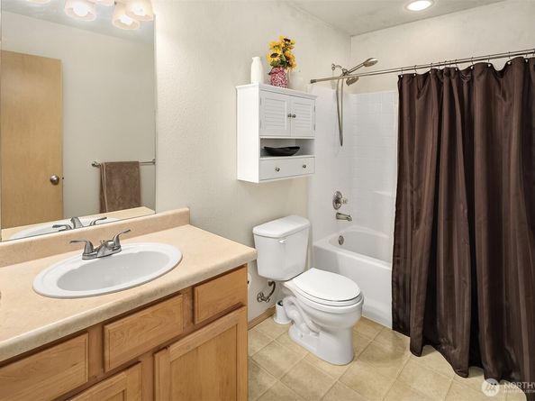 34306 SE Carmichael Street, Snoqualmie WA 98065