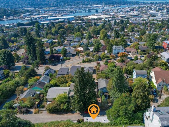 4320 Palatine Avenue N, Seattle WA 98103
