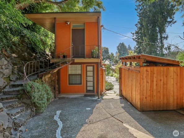 4320 Palatine Avenue N, Seattle WA 98103