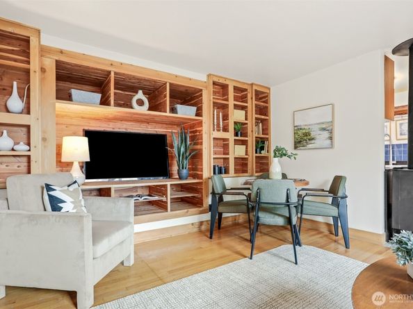 4320 Palatine Avenue N, Seattle WA 98103