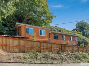 4320 Palatine Avenue N, Seattle WA 98103