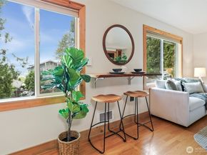 4320 Palatine Avenue N, Seattle WA 98103