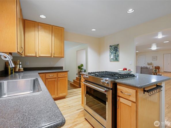 26702 Ohio Avenue NE, Kingston WA 98346
