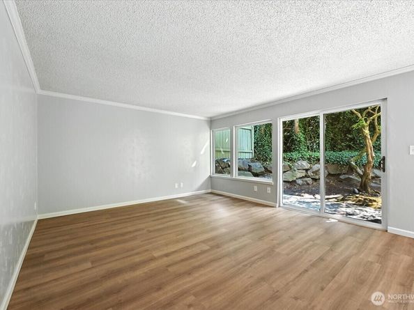 18910 NW 8th Avenue NW 121, Shoreline WA 98177
