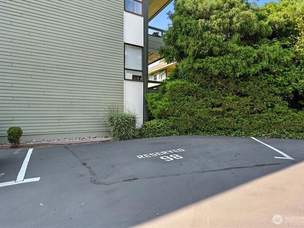 18910 NW 8th Avenue NW 121, Shoreline WA 98177
