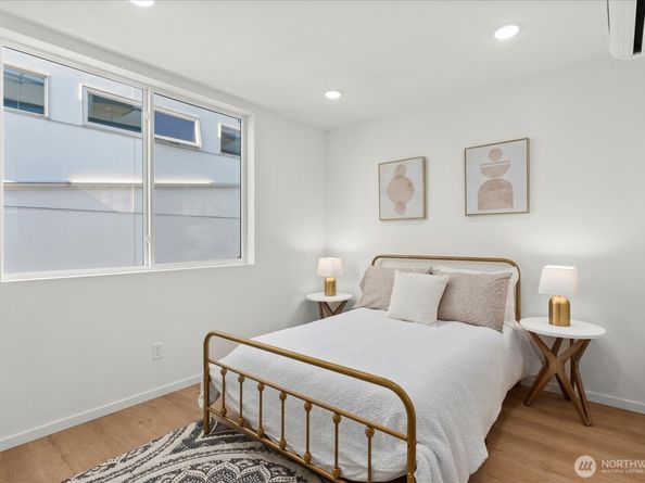 918 28th Avenue S C, Seattle WA 98144