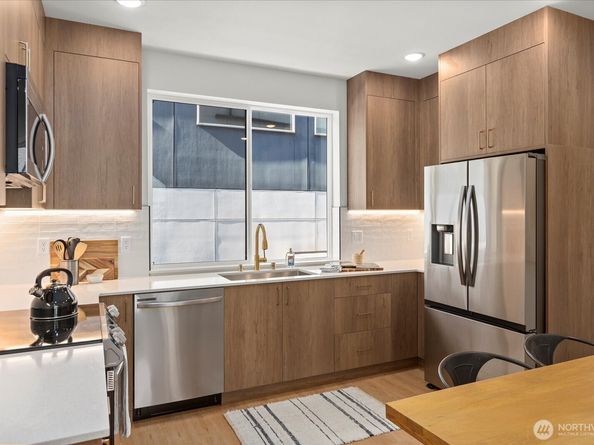 918 28th Avenue S C, Seattle WA 98144
