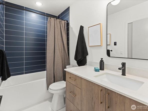918 28th Avenue S C, Seattle WA 98144