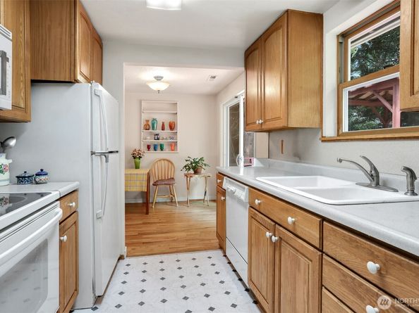 14828 Ashworth Avenue N, Shoreline WA 98133