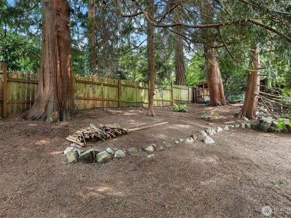 14828 Ashworth Avenue N, Shoreline WA 98133