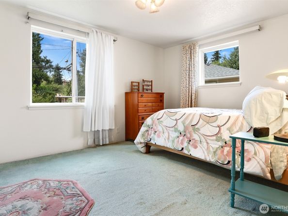 14828 Ashworth Avenue N, Shoreline WA 98133