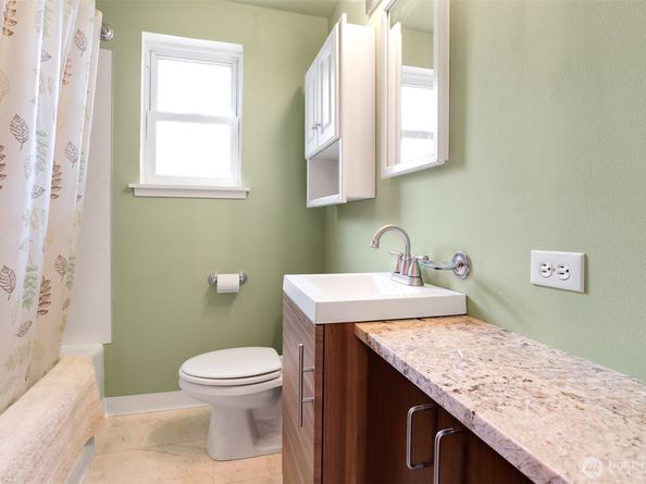 14828 Ashworth Avenue N, Shoreline WA 98133