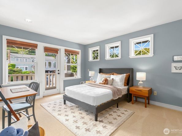 3016 37th Avenue W, Seattle WA 98199