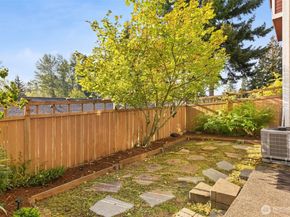 17021 114th Avenue SE, Renton WA 98055