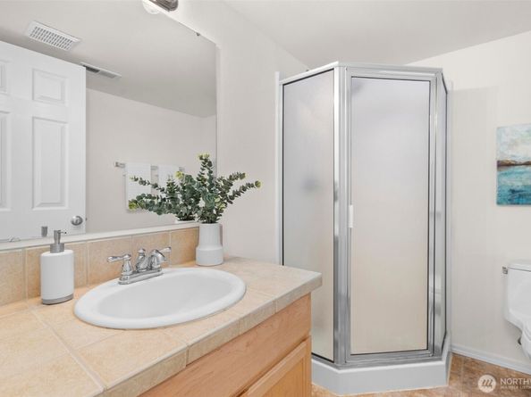 17021 114th Avenue SE, Renton WA 98055