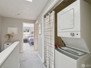 8225 212th Street SW 304, Edmonds WA 98026