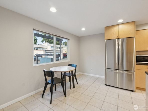 8225 212th Street SW 304, Edmonds WA 98026
