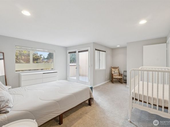 8225 212th Street SW 304, Edmonds WA 98026