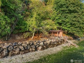 9482 Green Spot Place NE, Bainbridge Island WA 98110